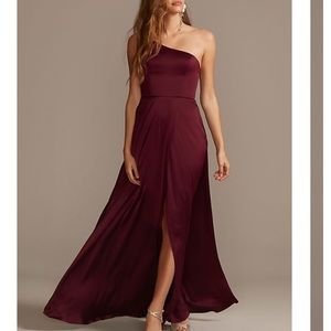 David’s Bridal crepe-back satin one-shoulder bridesmaid/prom dress